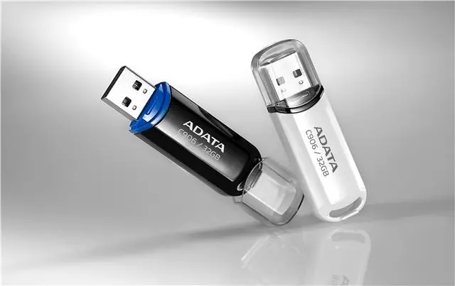 USB memorija Adata 32GB C906 White